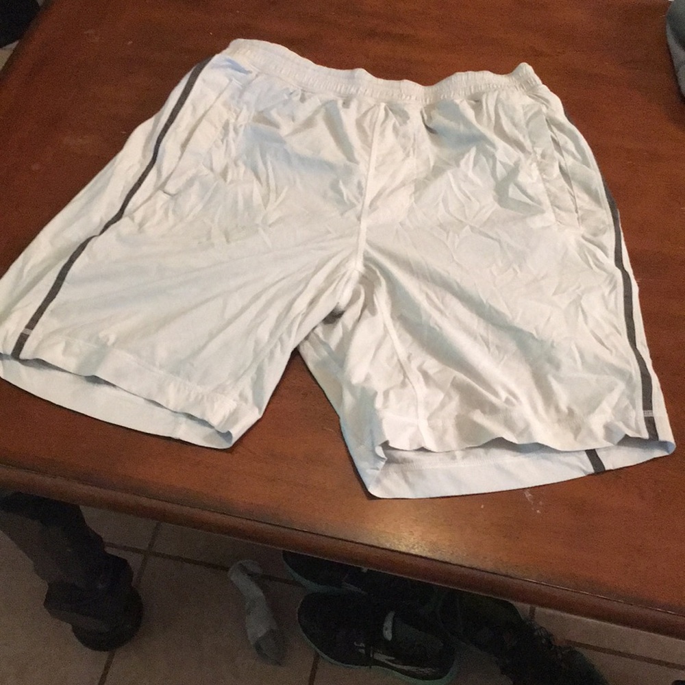 Lululemon pace breaker short